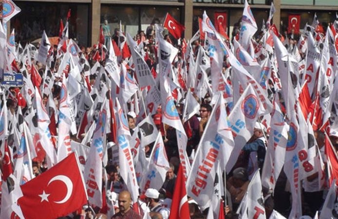 Eğitim İş: “Meslek onurumuz için mücadele ediyoruz”