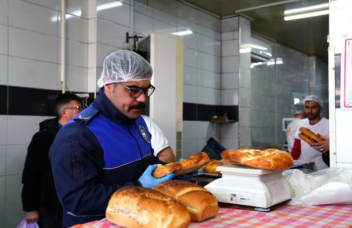 Tire Belediyesi’nden Ramazan Pidesine Sıkı Denetim