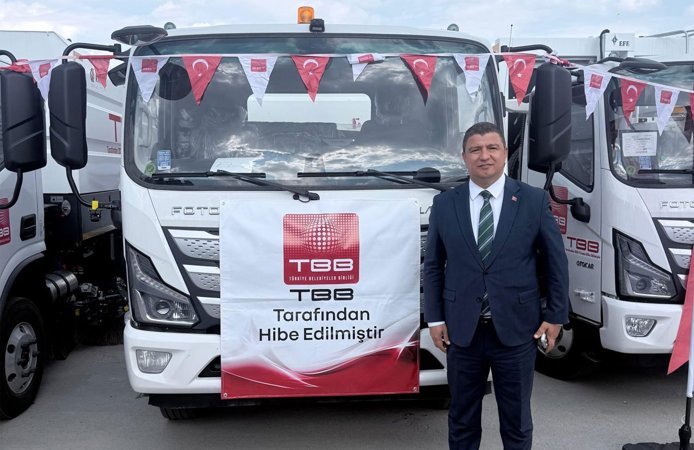 TBB’den Tire Belediyesi’ne hibe çöp kamyonu