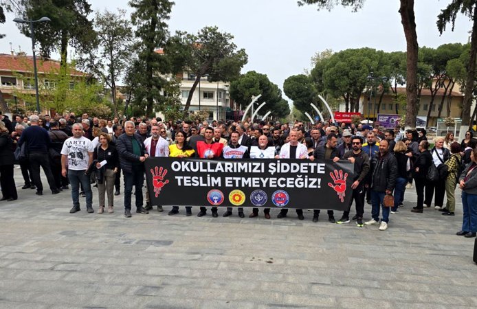 Öğretmenler sokağa indi