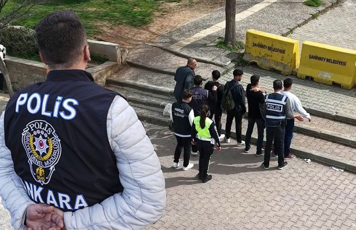 Her okulun önüne 2 polis görevlendirildi