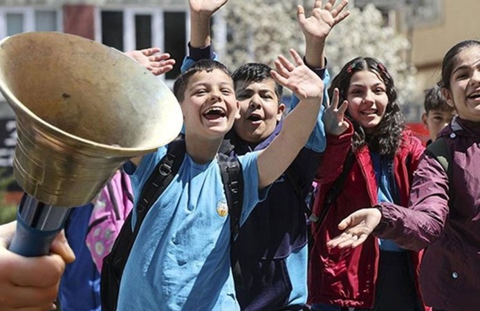 Yusuf Tekin sinyali verdi! Ara tatiller kaldırılıyor, yaz tatili uzuyor