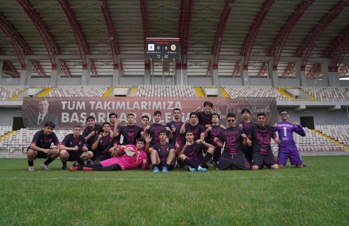 Tire’de 19 Mayıs Coşkusu: Gençlik Turnuvasının Şampiyonu Tire Kutsan Anadolu Lisesi Oldu