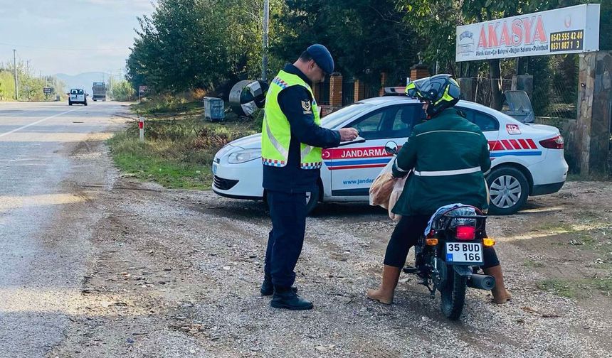 Jandarmadan motosiklet denetimi