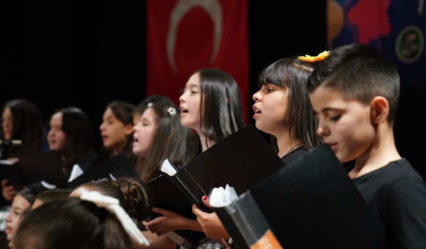 Tire Belediyesi Çocuk Korosu’ndan Türk Halk Müziği Konseri