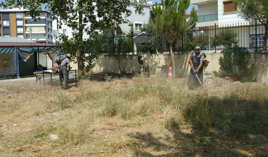 Tire Belediyesi’nden Eğitime Destek: Okul Bahçeleri Yeni Eğitim Dönemine Hazırlanıyor