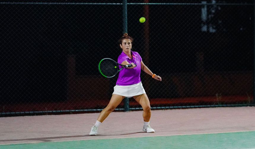 Tire’de tenis turnuvası başladı