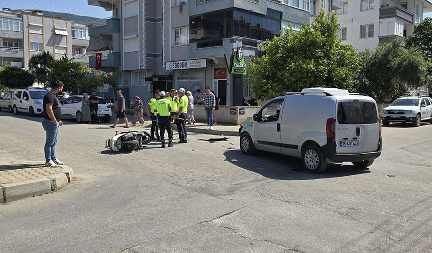 Tire'de motosiklet kazası 1'i ağır 2 yaralı