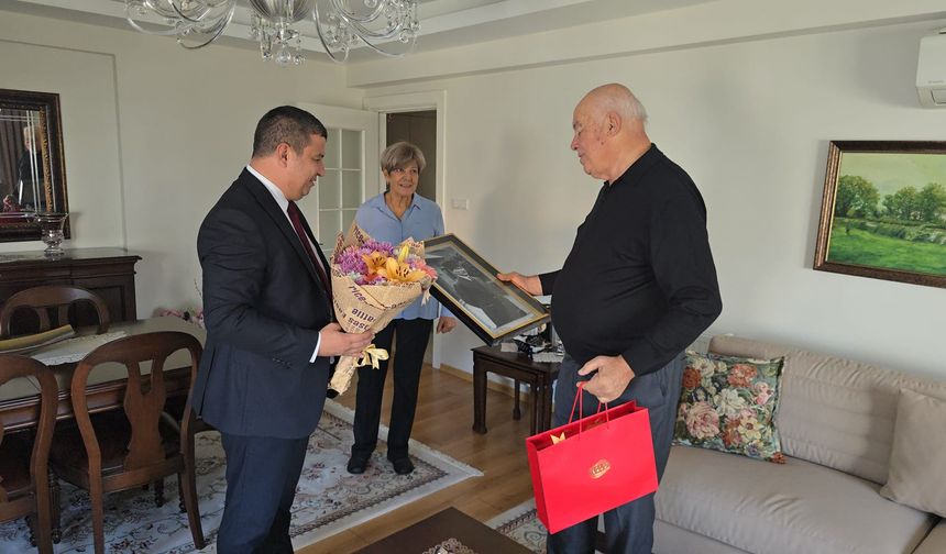 Başkan Okuroğlu’ndan Öğretmenler Günü’nde anlamlı ziyaret