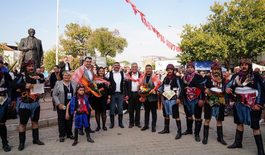 Kahrat’ta “Keşkek Kazanda Efe Meydanda” Şenliği Coşkusu