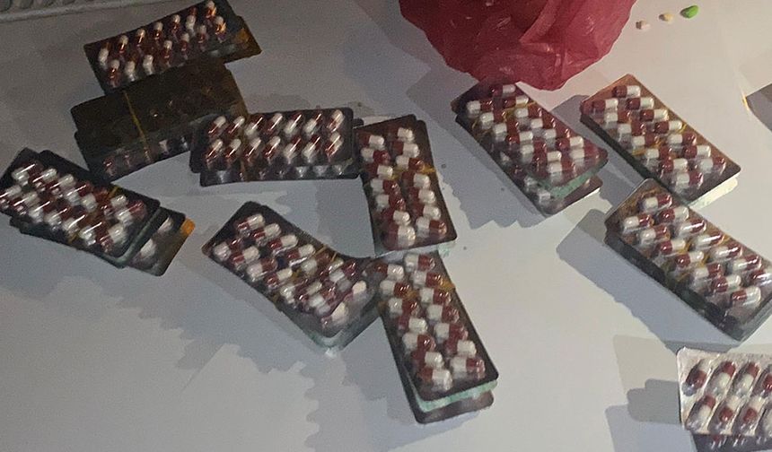 Bir kadının üzerinden 200 uyu*turucu hap çıktı