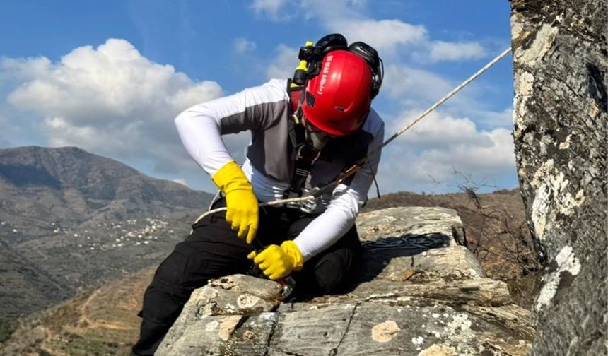 Köyü tehdit eden kayaya, Tire Belediyesi’nden müdahale