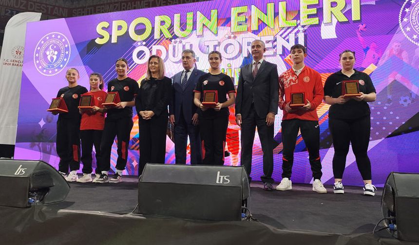 Tire Belediyesi Spor Kulübü’nün genç sporcuları gururlandırdı