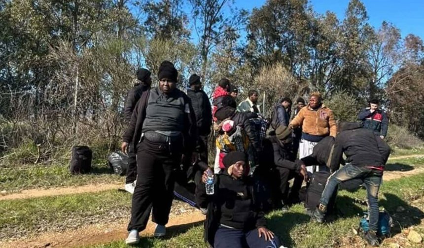 30 göçmeni İstanbul diye Torbalı’ya getirdiler