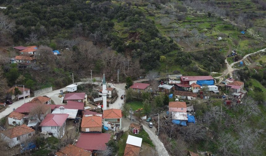 Heyelan sebebiyle evler tahliye edildi