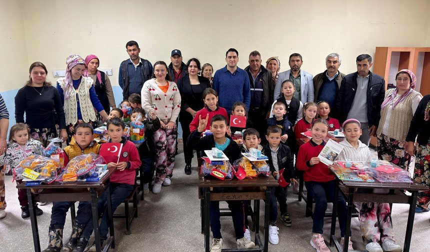 Ülkü Ocakları İzmir İl Başkanlığı’ndan Dündarlı İlkokulu’na eğitim desteği