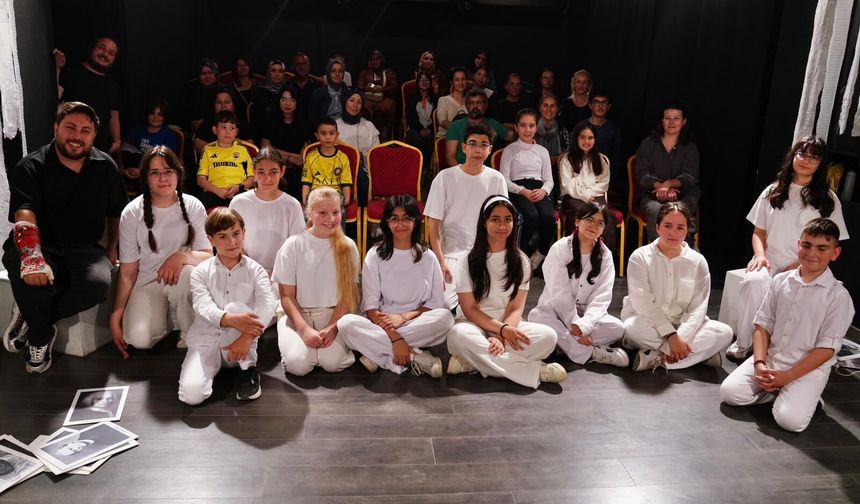 Tire Belediyesi Oda Tiyatrosu’nda özel gösterim