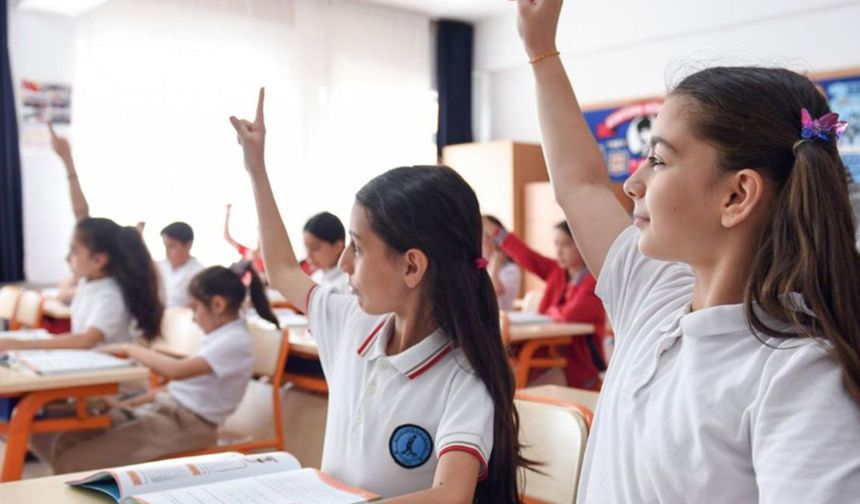 Öğrenciler ve veliler dikkat! Okul yönetmeliği sil baştan değişti