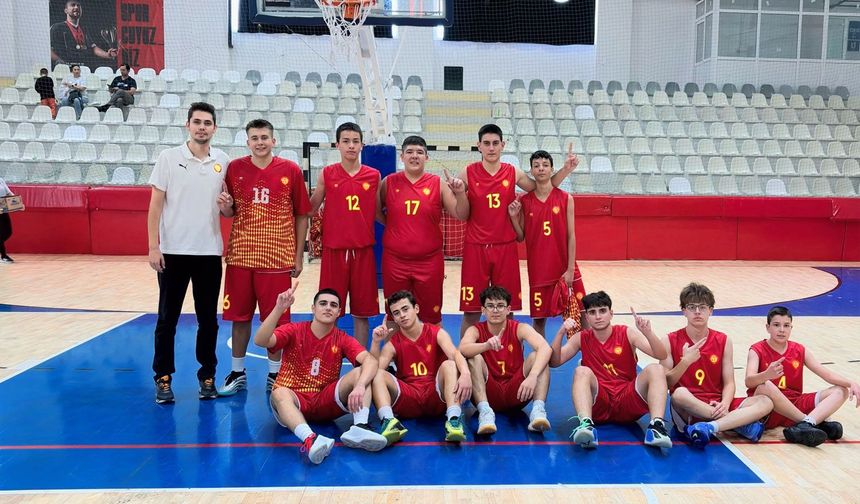 Tire Belediyespor U-16 Basketbol Takımı’ndan tarihi galibiyet: 111-24