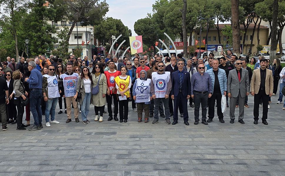 Öğretmenler meslektaşlarına sahip çıktı
