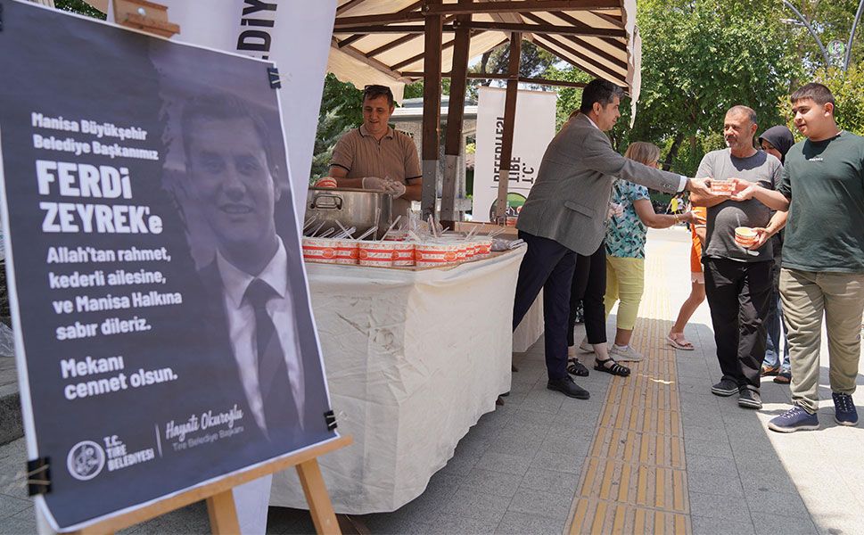 Tire Belediyesi’nden Ferdi Zeyrek anısına helva hayrı