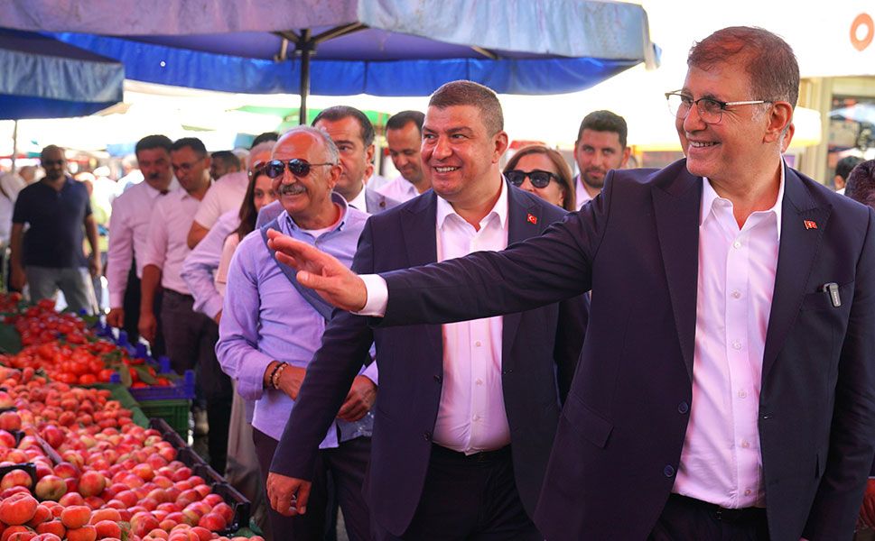Başkan Tugay Tire’de esnafla buluştu