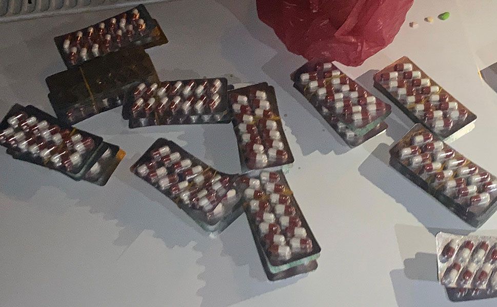 Bir kadının üzerinden 200 uyu*turucu hap çıktı