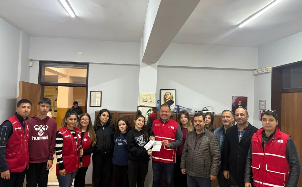 Sosyal Bilimler Lisesi öğrencilerinden Gazze'ye anlamlı destek