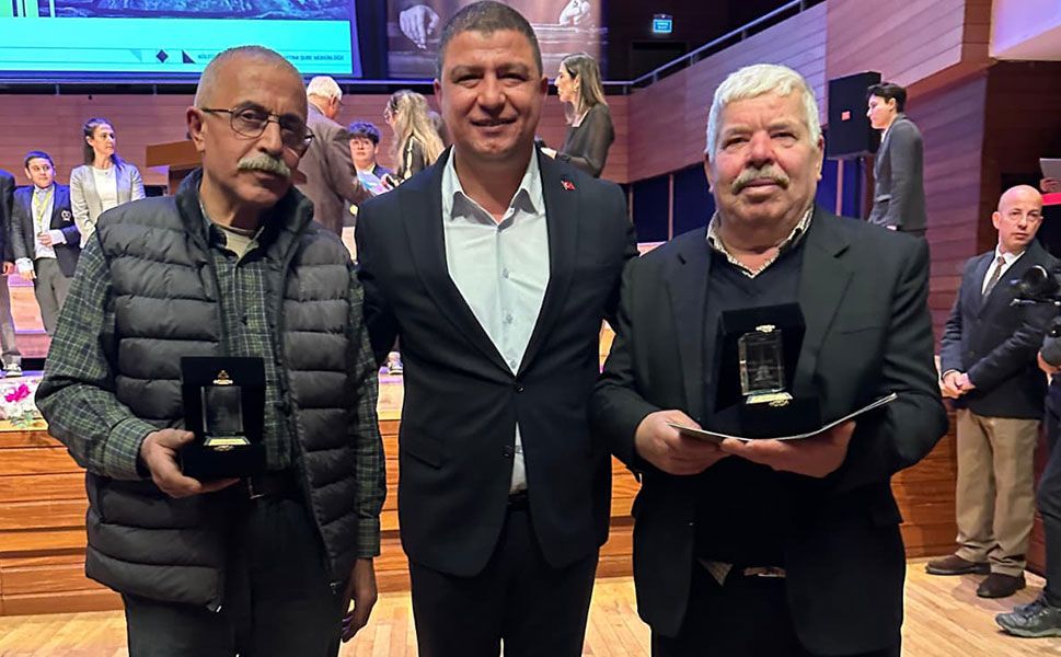 Tire'den iki ustaya büyük onur