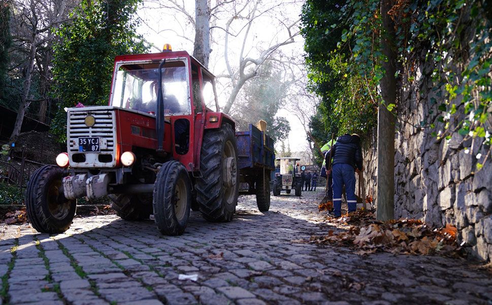 Tire Belediyesi’nde fırtına mesaisi