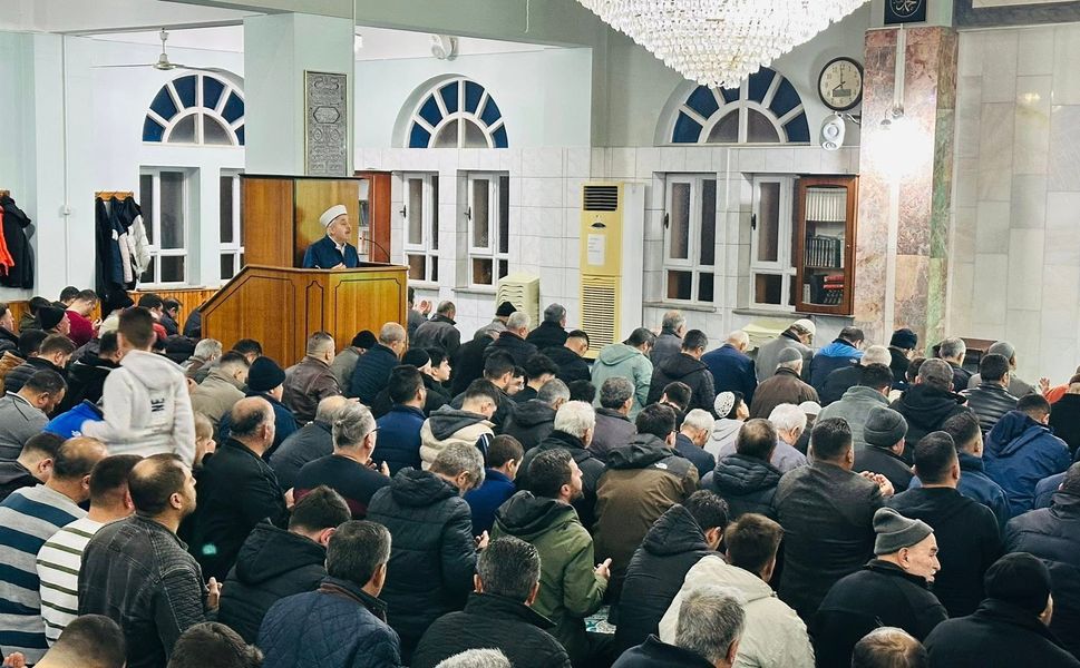 Tire'de Berat Kandili, camilerde özel programlarla idrak edildi