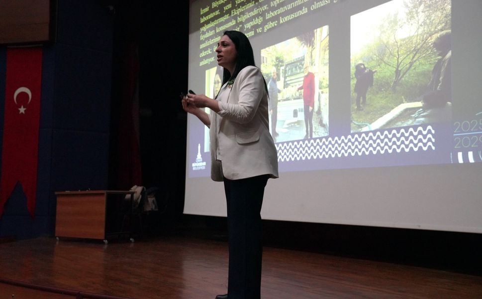 İzmir Büyükşehir’den Çiftçilere Ücretsiz Toprak Analizi Çağrısı: “Toprağınızı Tanıyın”