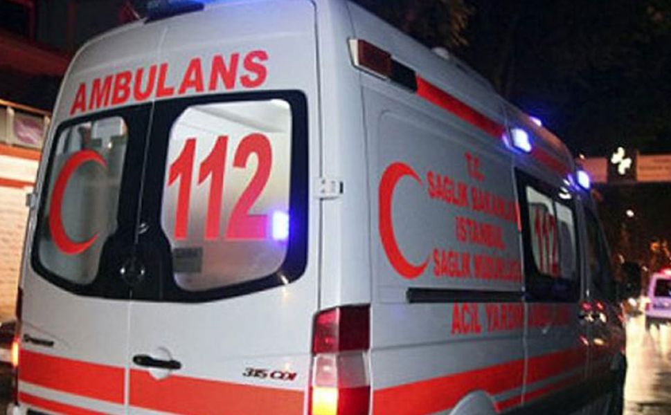 Yem karma makinesine sıkıştı, bacağını kaybetti