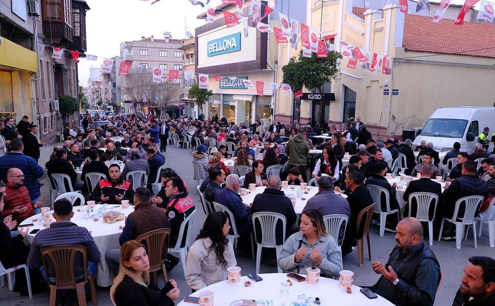 MHP Tire’de iftar yemeği verdi