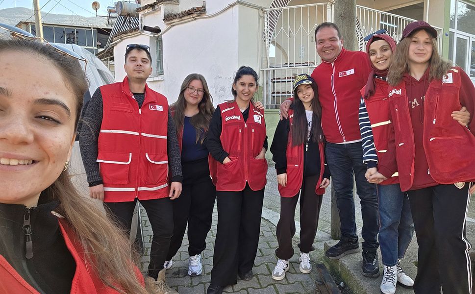 Kızılay Tire Şubesi, Ramazan’da Da Yalnız Bırakmıyor