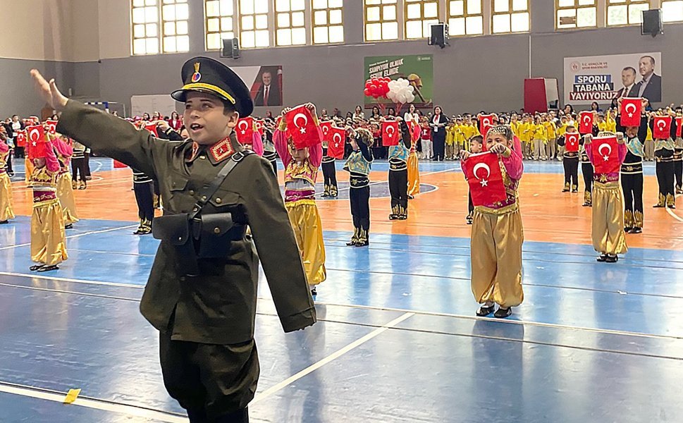 23 Nisan Tire’de coşkuyla kutlandı