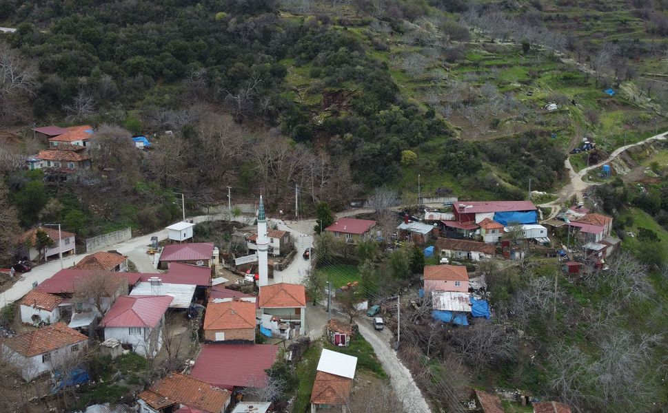 Heyelan sebebiyle evler tahliye edildi