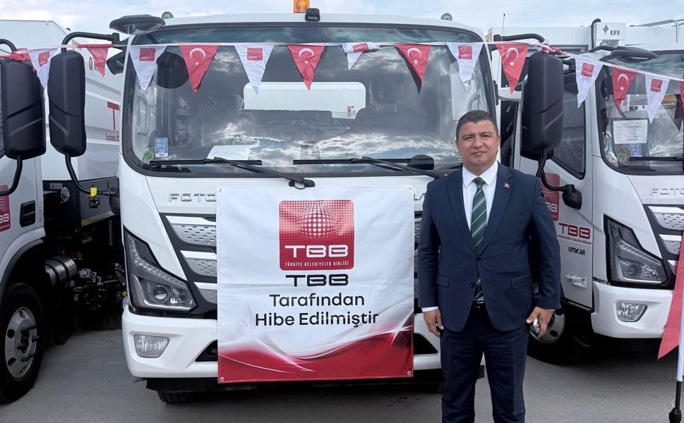 TBB’den Tire Belediyesi’ne hibe çöp kamyonu