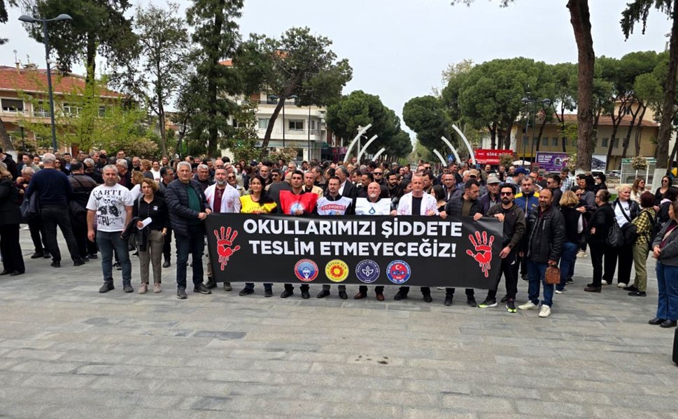 Öğretmenler sokağa indi