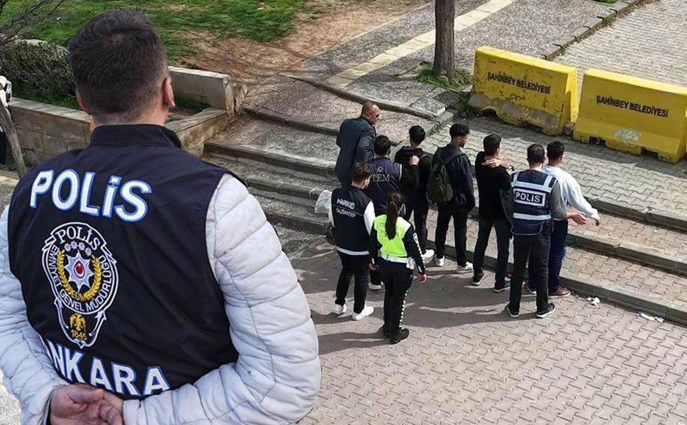 Her okulun önüne 2 polis görevlendirildi