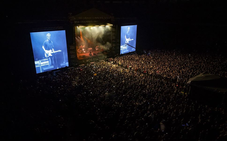 Tire’de görülmemiş konser: 20 bin kişi toplandı