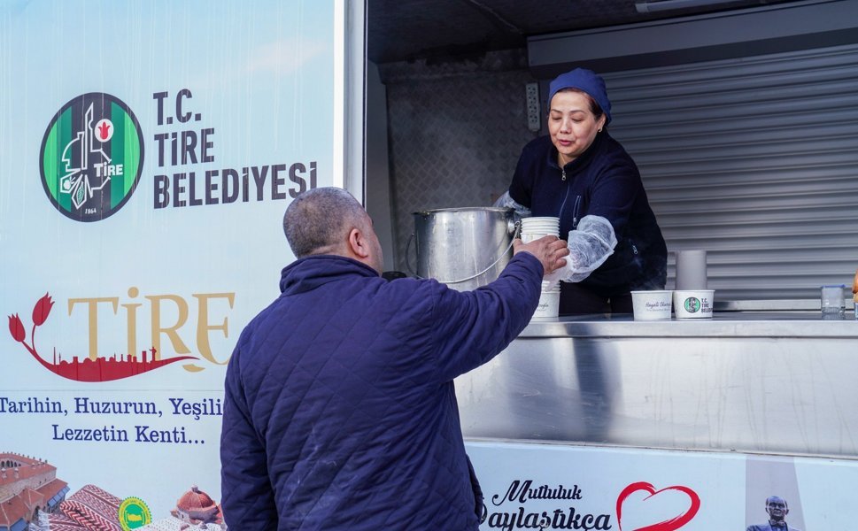 Tire’de içleri ısıtan dayanışma: her sabah sıcak çorba ikramı