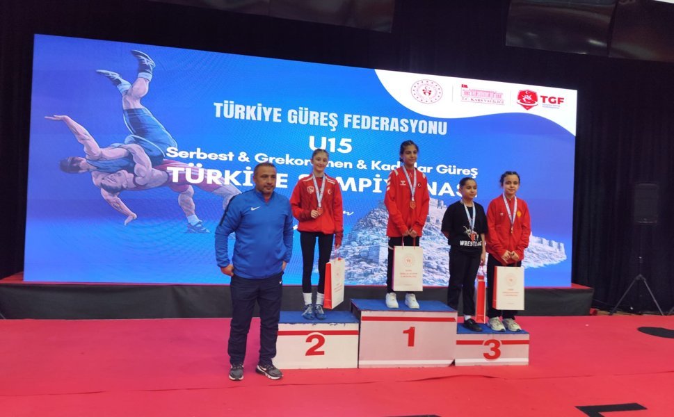 Tire’nin genç sultanları Türkiye ikincisi oldu