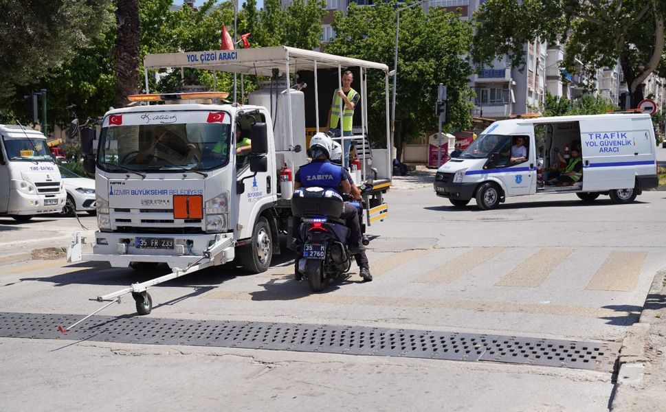 Tire'de Yol Çizgileri ve Yaya Geçitleri Yenileniyor