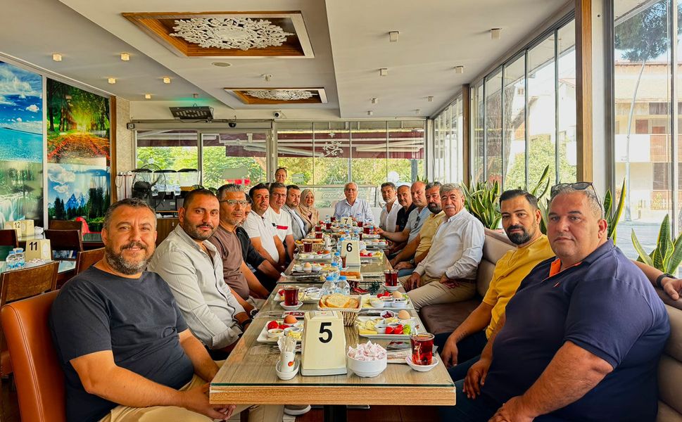 MHP Yönetimi Gazetecilerle buluştu