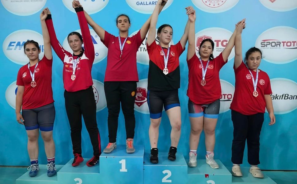 Tire'nin altın kızları, Ankara'da destan yazdı
