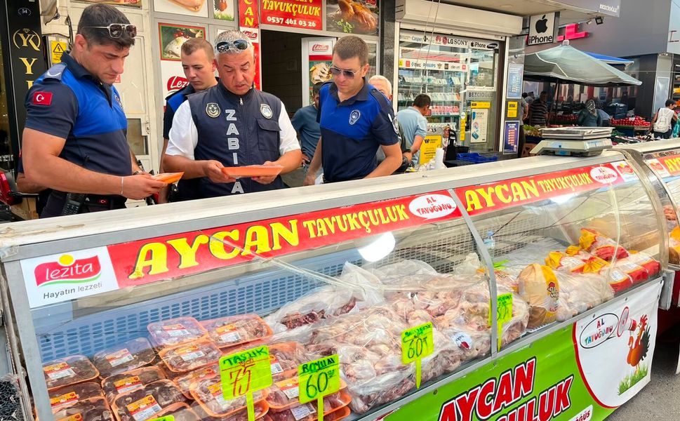 Tarihi Salı Pazarı’nda gıda denetimi