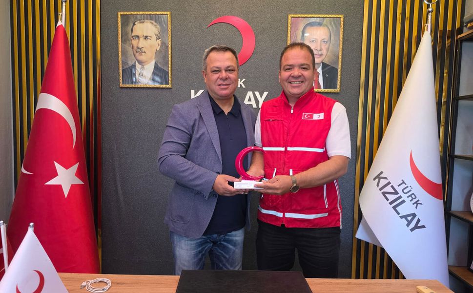Hakan Ayhan, Kızılay’ı ziyaret etti