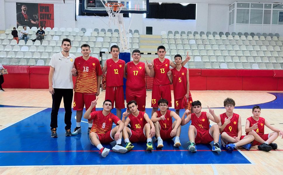 Tire Belediyespor U-16 Basketbol Takımı’ndan tarihi galibiyet: 111-24