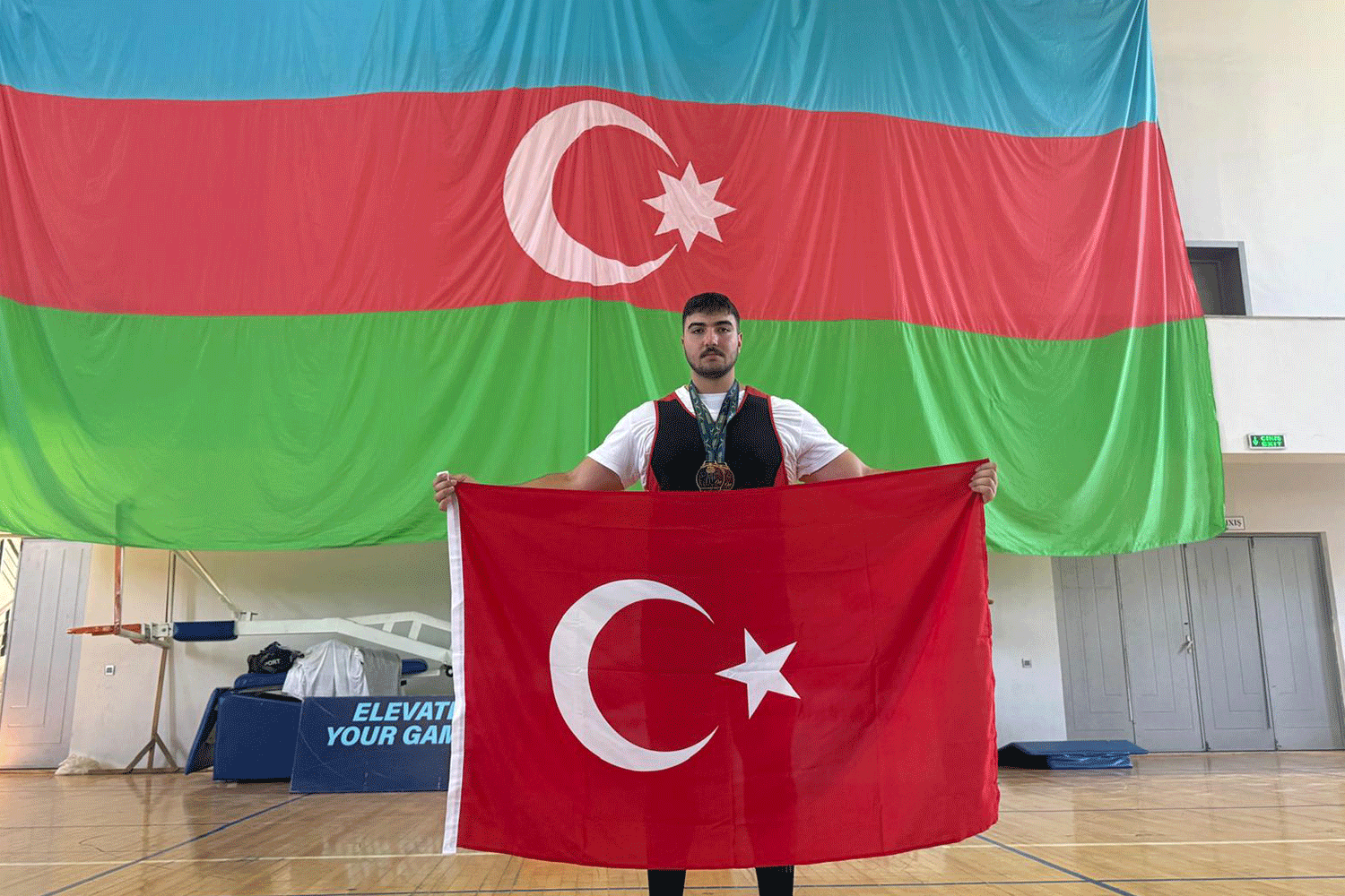 Tireli sporcudan Tarihi Zafer: İki dalda dünya şampiyonu!